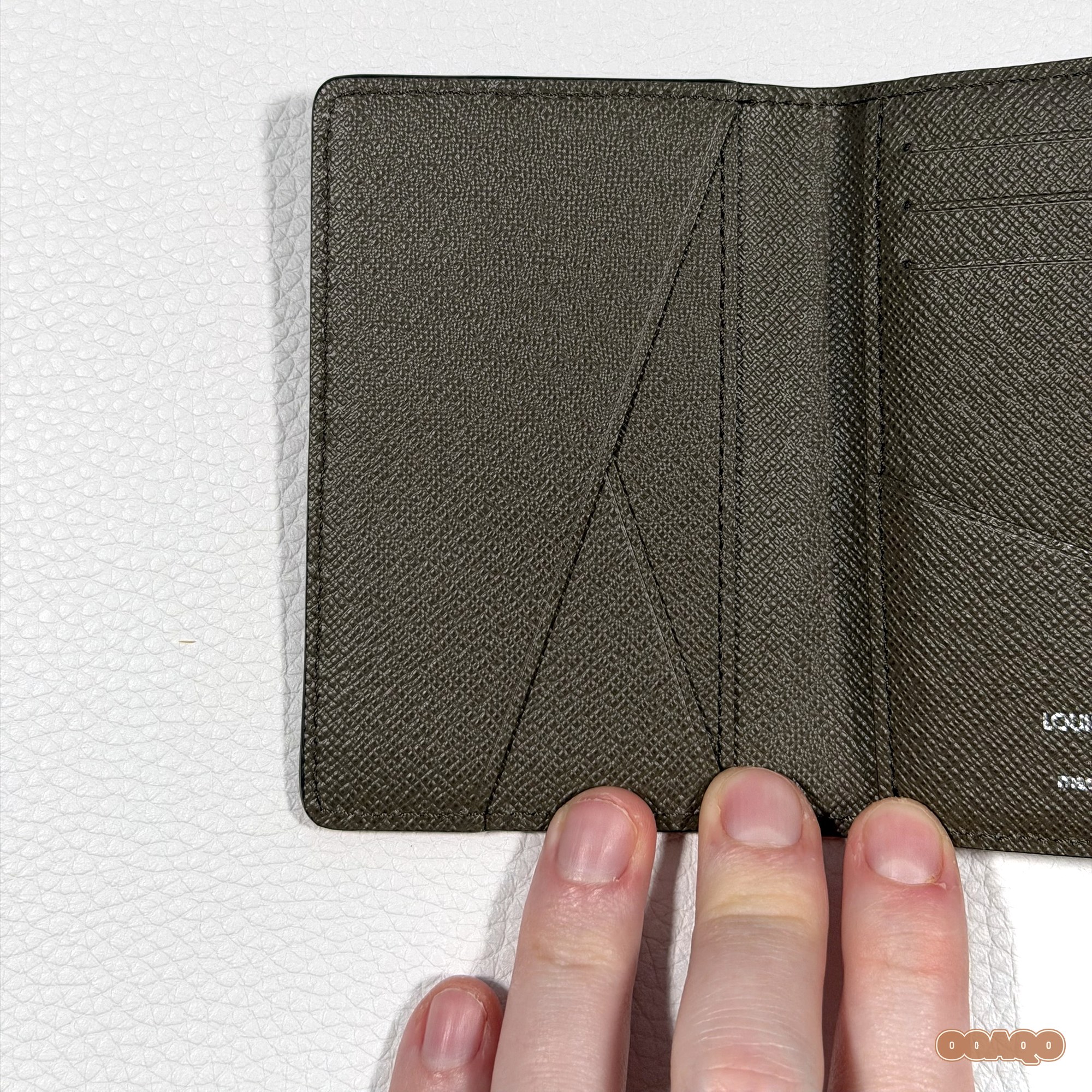 Louis Vuitton Khaki Stripe Taiga Leather Pocket Organizer - Image 4